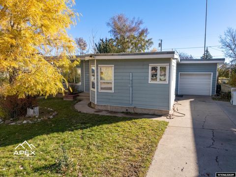 Photo of 633 18th St, Evanston, WY 82930 (MLS # 20255661)
