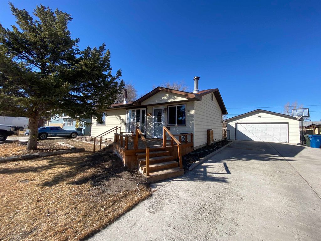 Photo of 1426 E Pershing Avenue, Riverton, WY 82501 (MLS # 20260990)