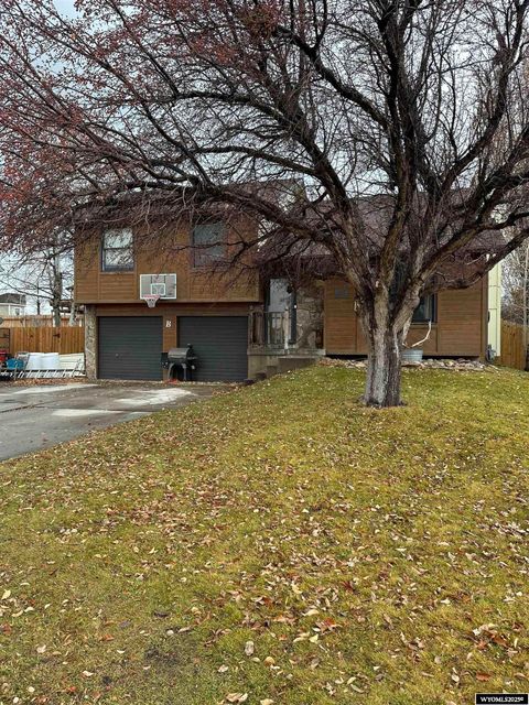 Photo of 416 Independence Circle, Rock Springs, WY 82901 (MLS # 20256089)