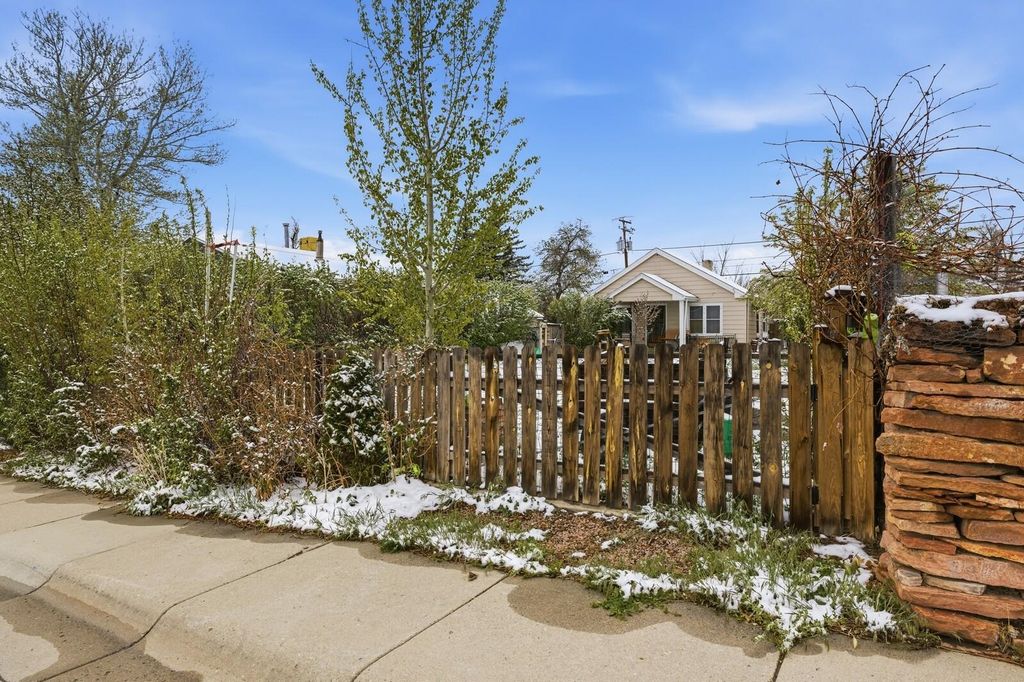 Photo of 1114 S Jackson St, Casper, WY 82601 (MLS # 20261928)