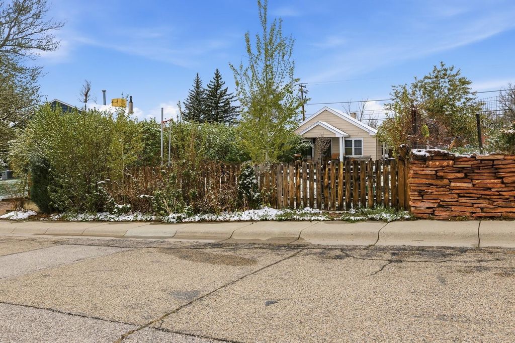 Photo of 1114 S Jackson St, Casper, WY 82601 (MLS # 20261928)