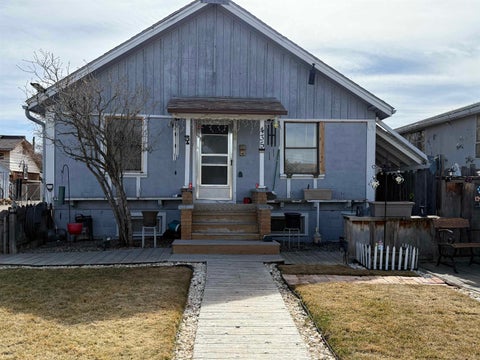 Photo of 435 Warren St St, Thermopolis, WY 82443 (MLS # 20261240)