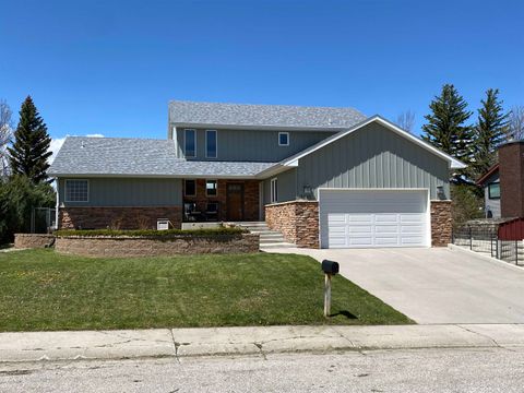 Photo of 4230 S Oak Street, Casper, WY 82601 (MLS # 20261498)