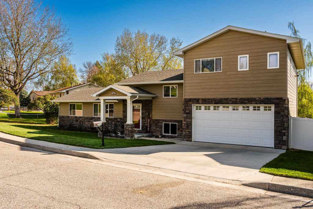 Photo of 703 Circle Drive, Buffalo, WY 82834 (MLS # 20262033)