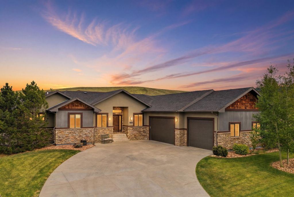Photo of 2819 Palmer Drive, Casper, WY 82601 (MLS # 20262298)