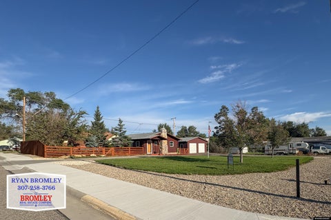 Photo of 412 Leavitt Street, Evansville, WY 82636 (MLS # 20264265)