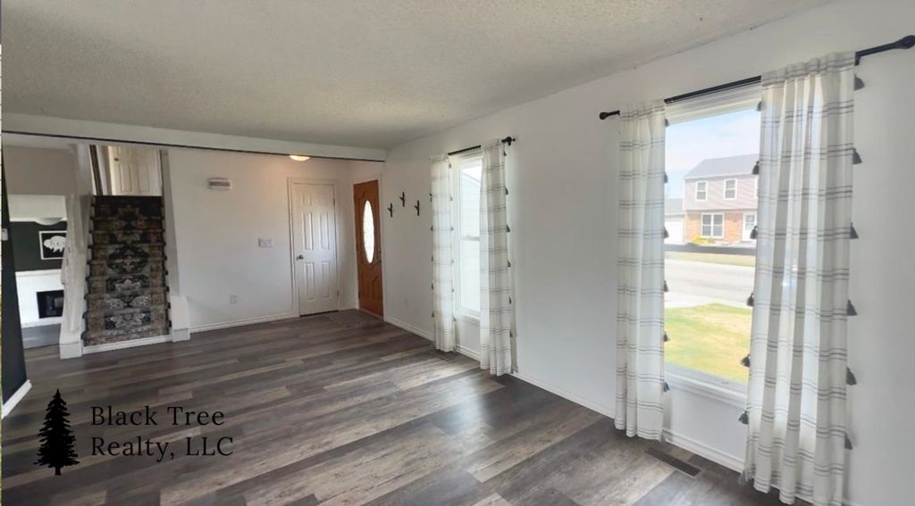 Photo of 4421 S Ash St, Casper, WY 82601 (MLS # 20261852)