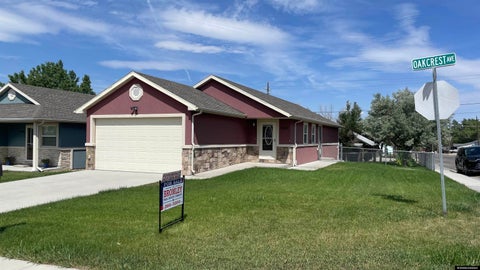 Photo of 1949 Oakcrest AVE, Casper, WY 82601 (MLS # 20263329)