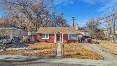 Photo of 308 Bramwell Street, Green River, WY 82935 (MLS # 20260587)