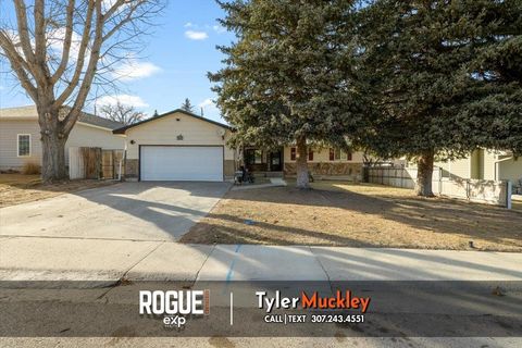 Photo of 809 S First St, Glenrock, WY 82637 (MLS # 20260559)