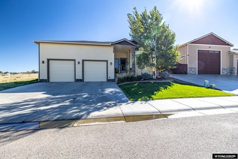 Photo of 2883 Casa Grande Dr, Casper, WY 82604 (MLS # 20255451)