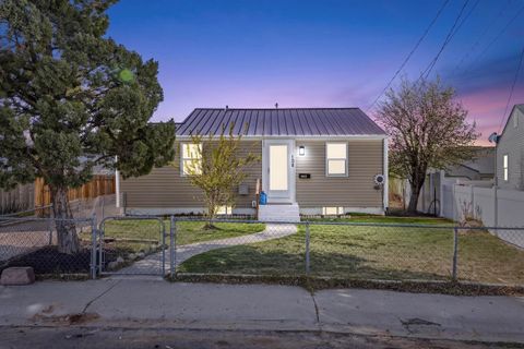 Photo of 158 Bellview Dr, Rock Springs, WY 82901 (MLS # 20261812)