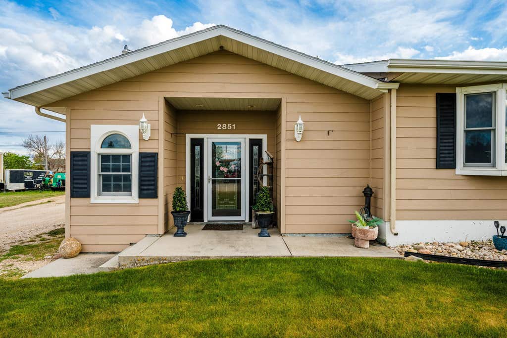 Photo of 2851 W 2nd Avenue, Buffalo, WY 82834 (MLS # 20262714)