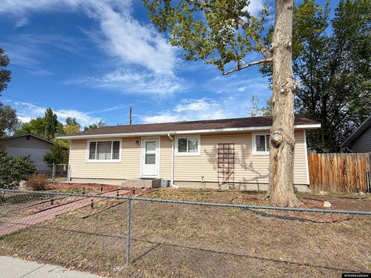 302 HEATHER DR, RIVERTON, WY 82501 - Image 393aad5de2fa2a2fb0d975da2f0df555/2608536803