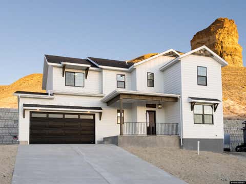 Photo of 621 Memory Ln, Green River, WY 82935 (MLS # 20264214)