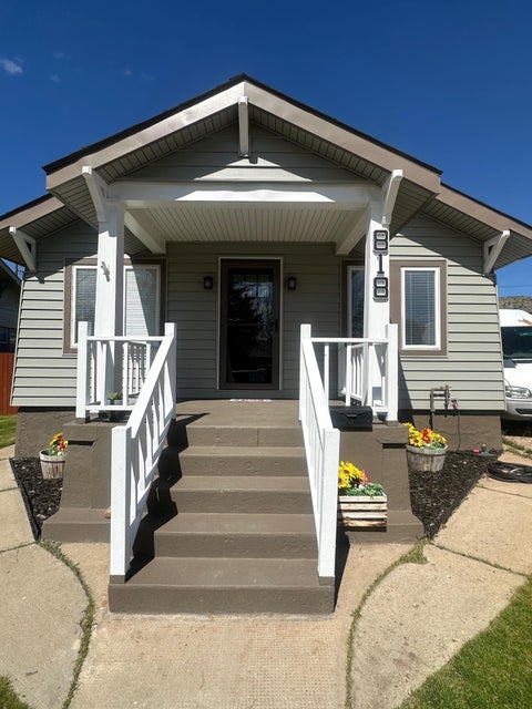 Photo of 818 13th ST, Rawlins, WY 82301 (MLS # 20262656)