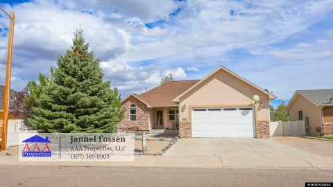 Photo of 3208 Magnolia Dr, Rock Springs, WY 82901 (MLS # 20264464)