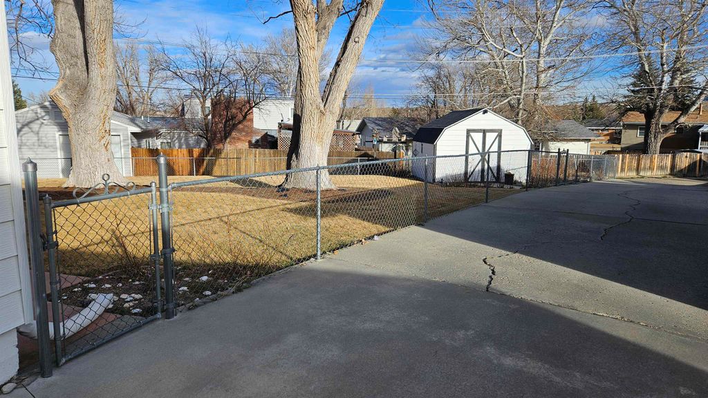 Photo of 2635 E 10th Street, Casper, WY 82609 (MLS # 20262323)