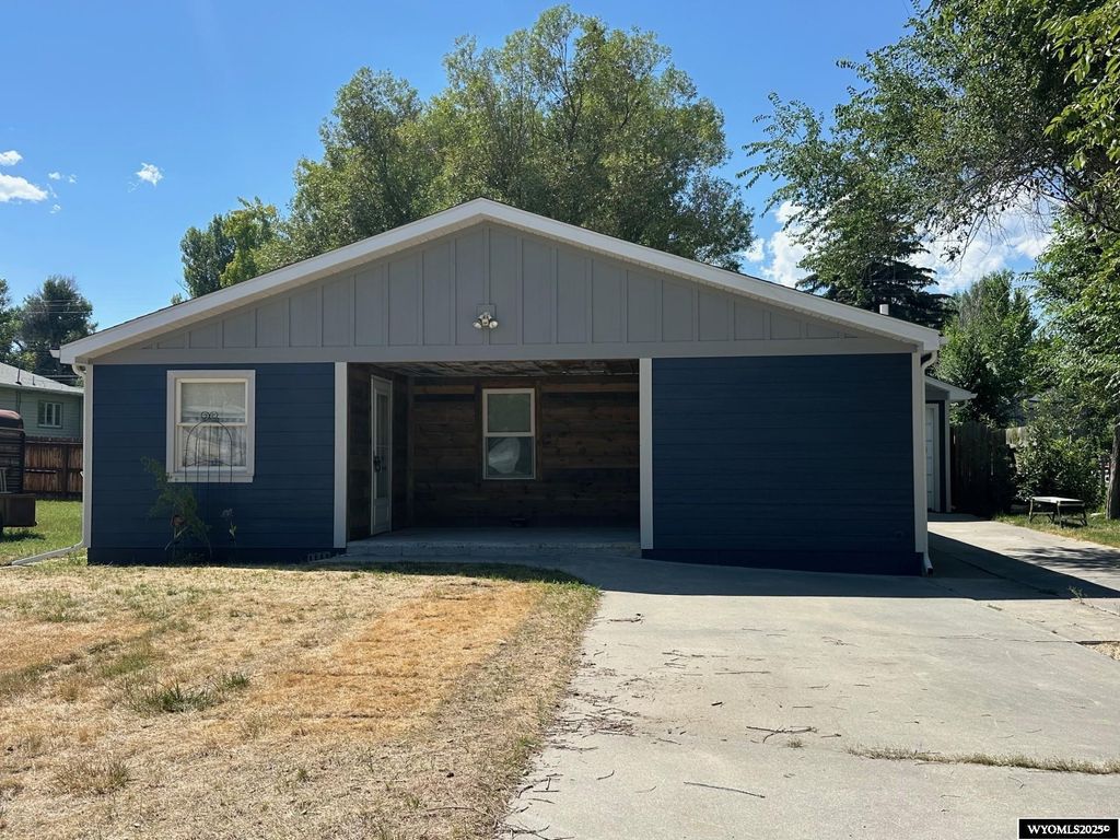 Photo of 732 N Carrington Avenue, Buffalo, WY 82834 (MLS # 20253500)