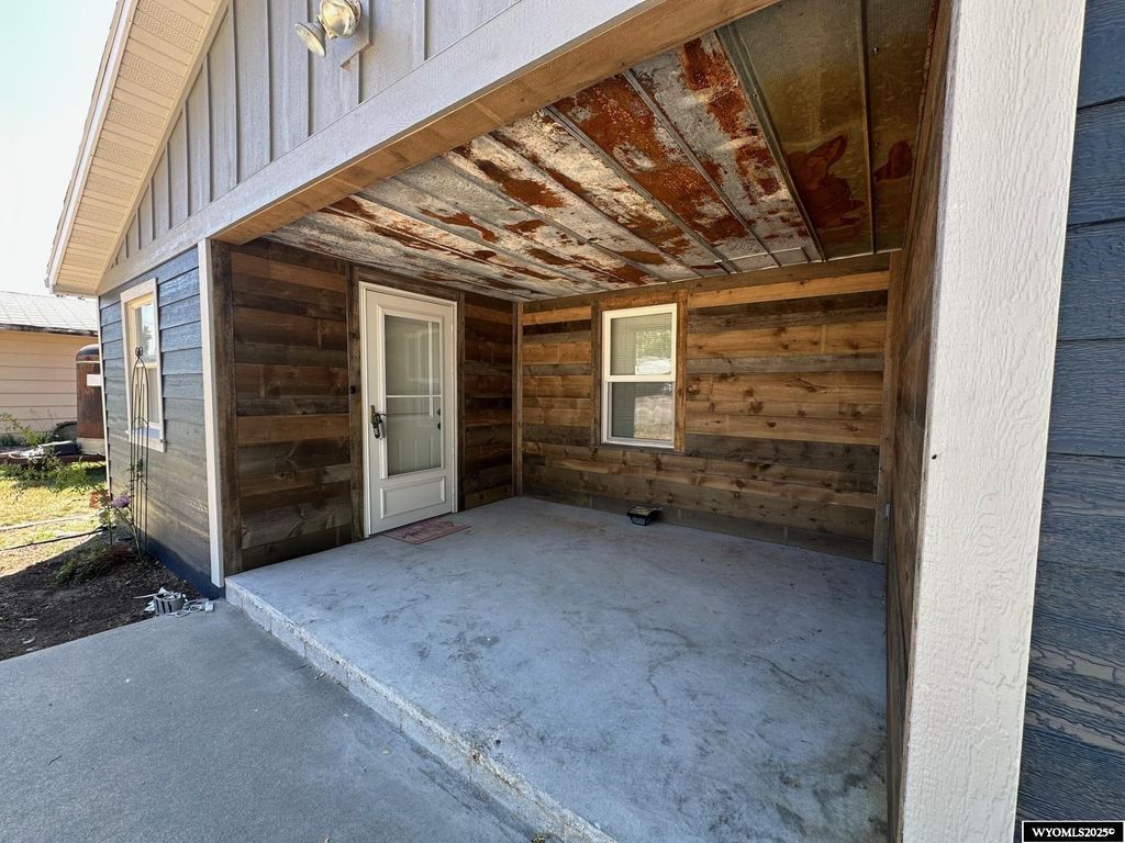 Photo of 732 N Carrington Avenue, Buffalo, WY 82834 (MLS # 20253500)