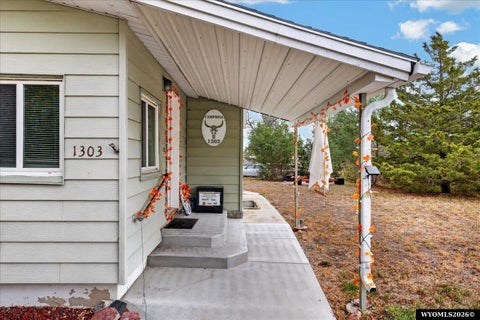 Photo of 1303 S Jackson St, Casper, WY 82601 (MLS # 20265204)
