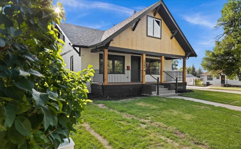 Photo of 1302 S Ash Street, Casper, WY 82601 (MLS # 20260947)