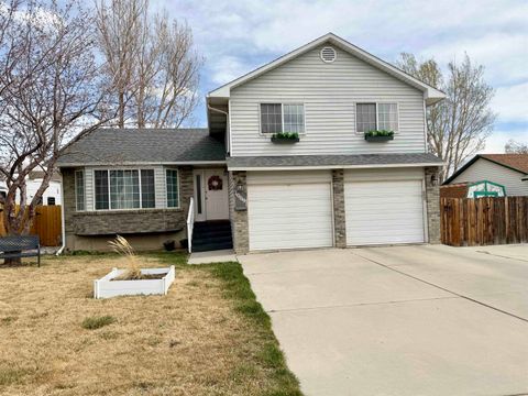 Photo of 1009 Palomino Street, Rock Springs, WY 82901 (MLS # 20261365)