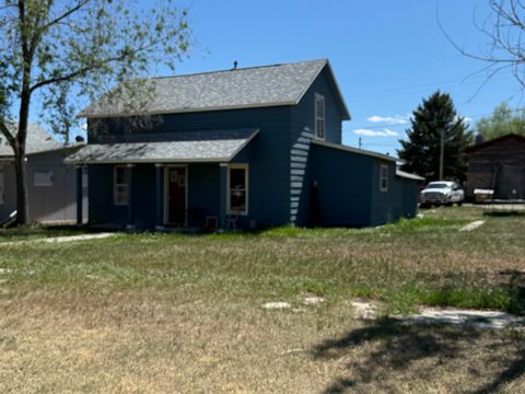 Photo of 711 Amoretti Street, Thermopolis, WY 82443 (MLS # 20262373)