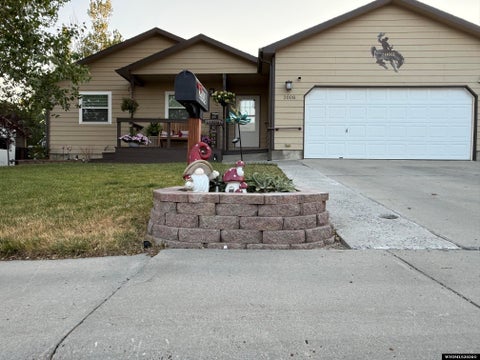 Photo of 2008 S Melrose St, Casper, WY 82601 (MLS # 20263829)