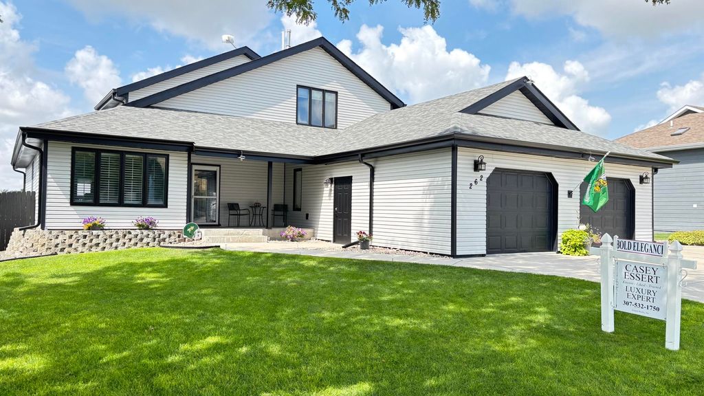 Photo of 262 Hillcrest Drive Dr, Torrington, WY 82240 (MLS # 20261986)