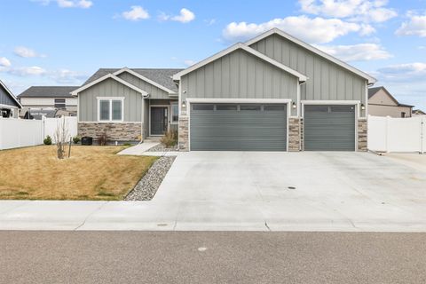 Photo of 2862 Heathrow Avenue, Casper, WY 82609 (MLS # 20261433)