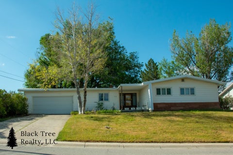Photo of 1115 Beaumont Dr, Casper, WY 82601 (MLS # 20263195)