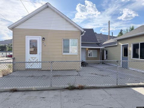 Photo of 620 Center St, Rock Springs, WY 82901 (MLS # 20264344)
