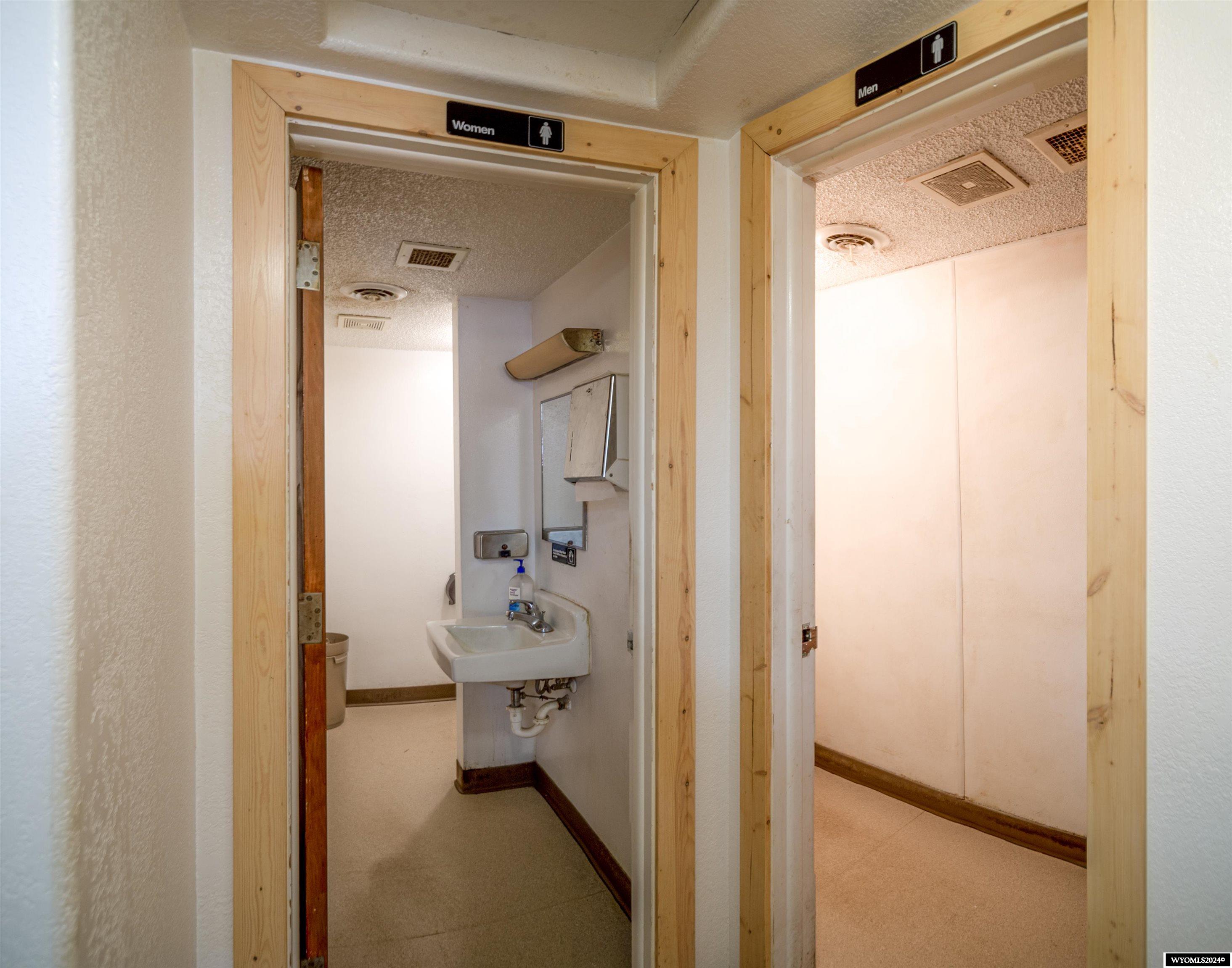 Worland, Wyoming 82401, United States, ,Commercial,Active,83088