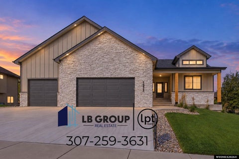 Photo of 1072 Cornwall St, Casper, WY 82609 (MLS # 20261649)