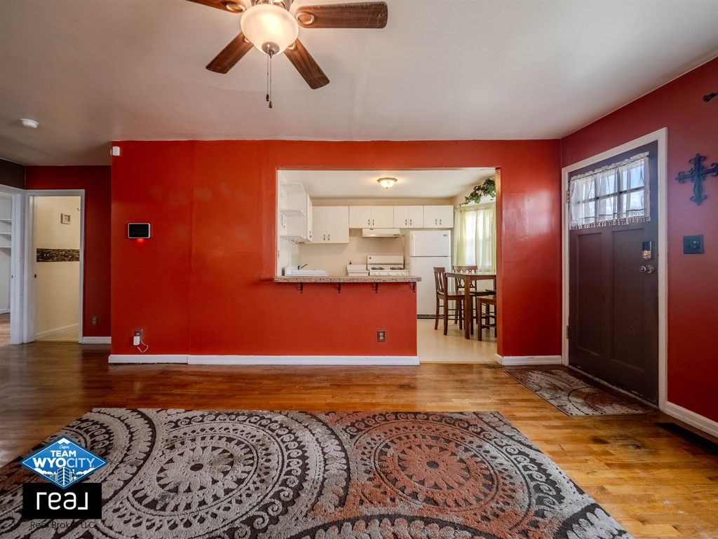 Photo of 1308 S Melrose St, Casper, WY 82601 (MLS # 20261712)