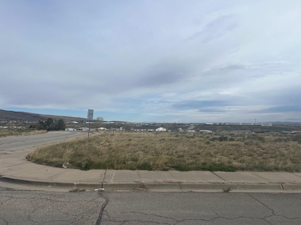 Photo of 725 E State ST, Rawlins, WY 82301 (MLS # 20262135)