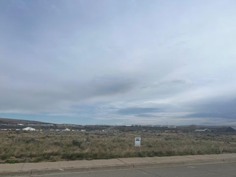 Photo of 725 E State ST, Rawlins, WY 82301 (MLS # 20262135)