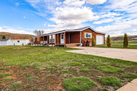 Photo of 3079 Yellow Creek Road, Evanston, WY 82930 (MLS # 20261520)
