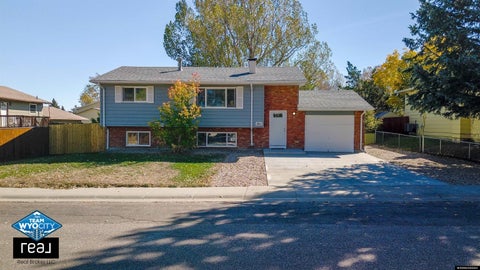 Photo of 1811 Shumway, Casper, WY 82601 (MLS # 20265092)