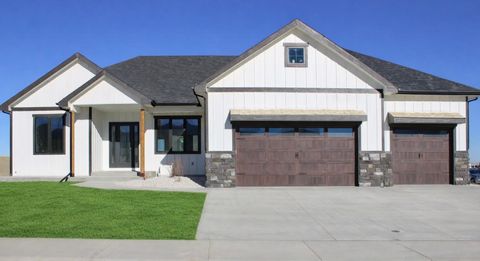 Photo of 2704 Berkshire Way, Casper, WY 82609 (MLS # 20261208)