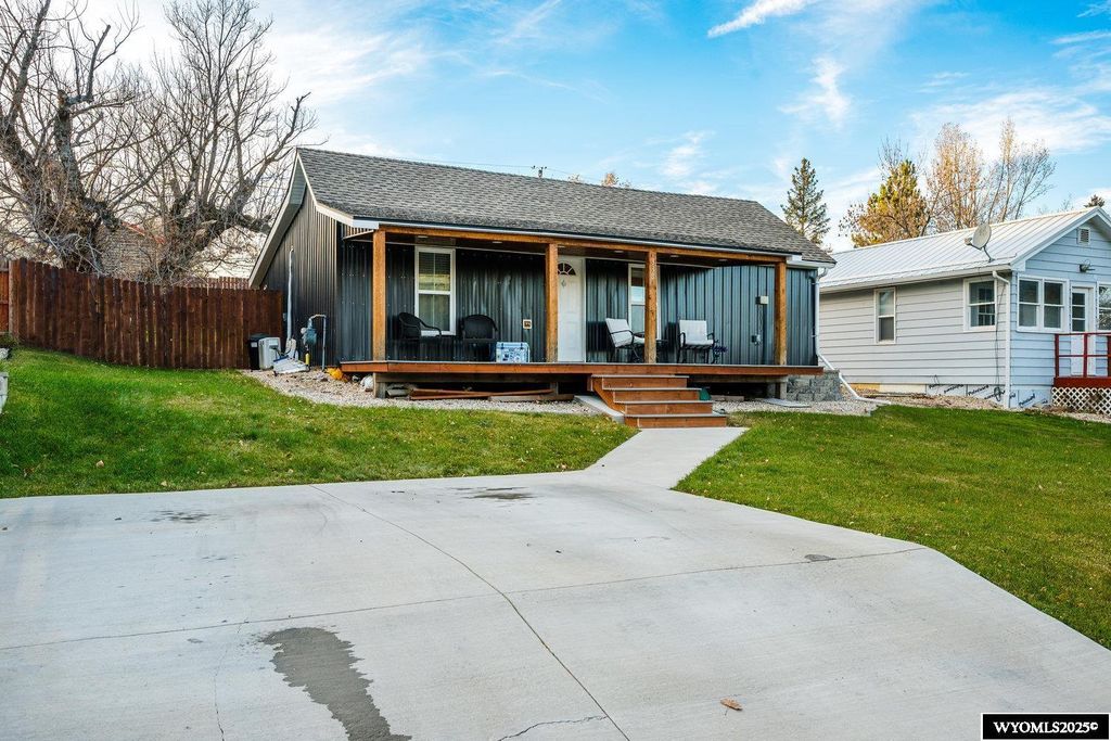 Photo of 338 Western Avenue, Buffalo, WY 82834 (MLS # 20256034)