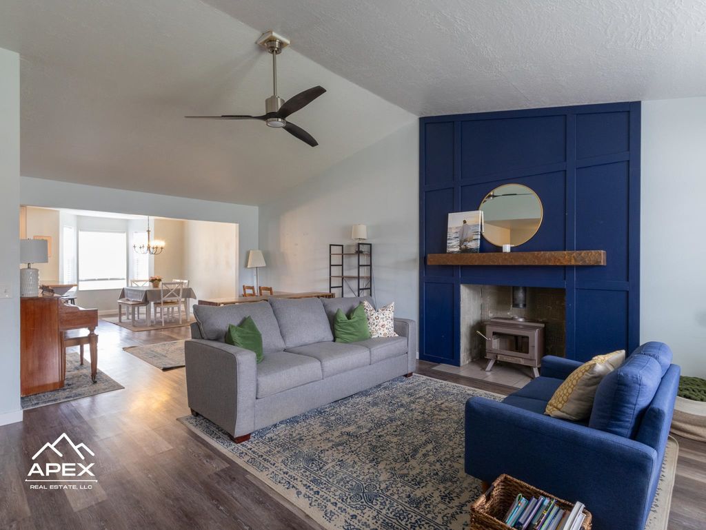 Photo of 324 Emerson Avenue, Evanston, WY 82930 (MLS # 20261936)