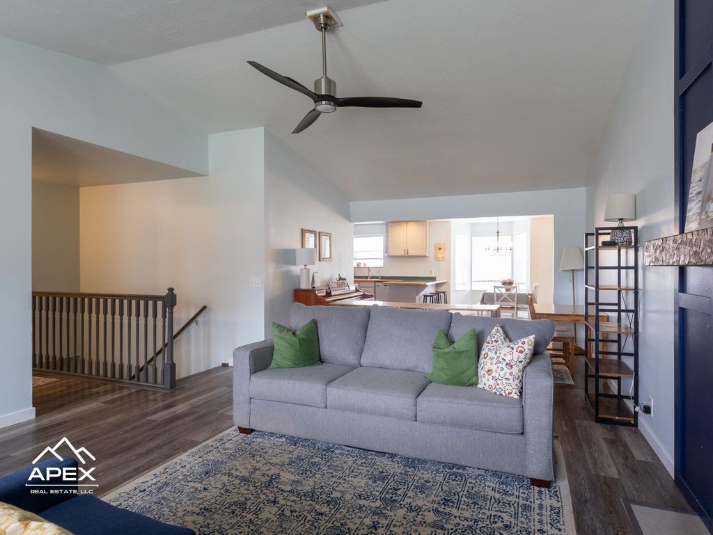 Photo of 324 Emerson Avenue, Evanston, WY 82930 (MLS # 20261936)