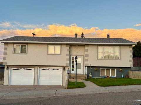 Photo of 1408 Cottonwood Drive, Rock Springs, WY 82901 (MLS # 20263355)