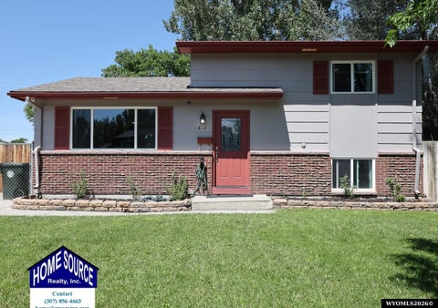 Photo of 612 Northview Dr, Riverton, WY 82501 (MLS # 20263628)