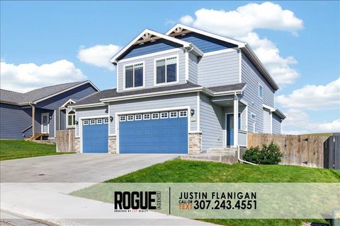 Photo of 915 Dusty Terrace, Mills, WY 82604 (MLS # 20262458)