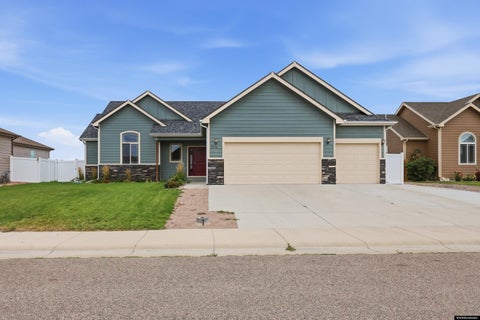 Photo of 2010 Zuni Trail, Bar Nunn, WY 82601 (MLS # 20264246)