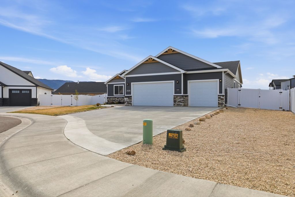 Photo of 2826 Berkshire Way Way, Casper, WY 82609 (MLS # 20261589)