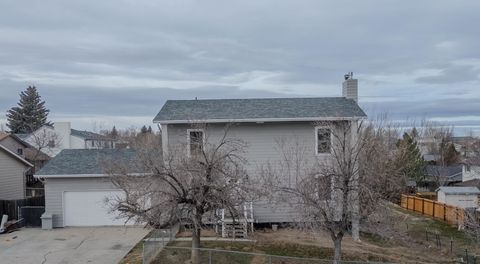 Photo of 2040 Beverly St, Casper, WY 82601 (MLS # 20260224)